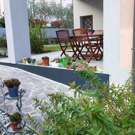 Rose Garden House Wi-Fi Apartment Riva del Garda Luaran gambar