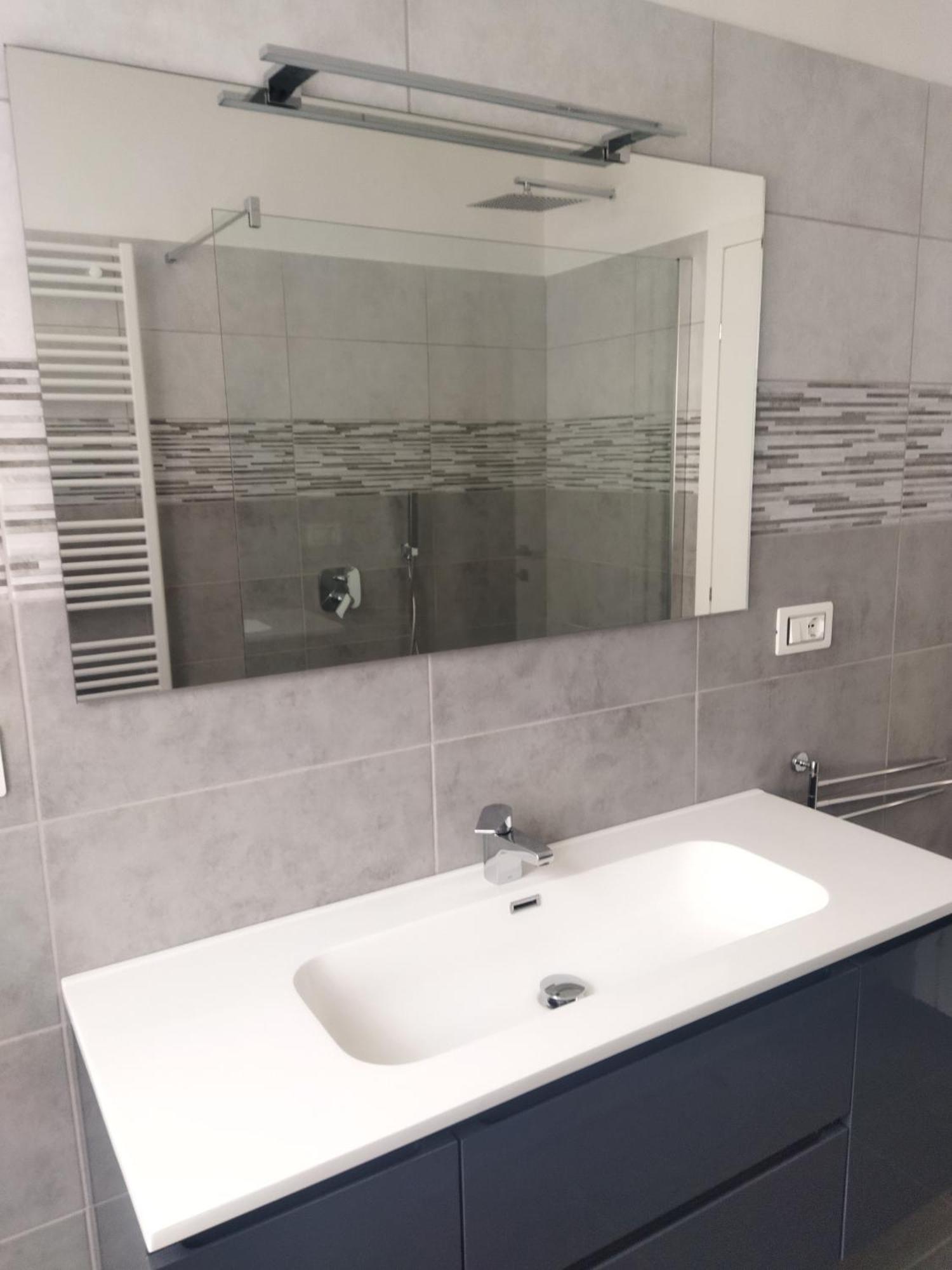Rose Garden House Wi-Fi Apartment Riva del Garda Luaran gambar