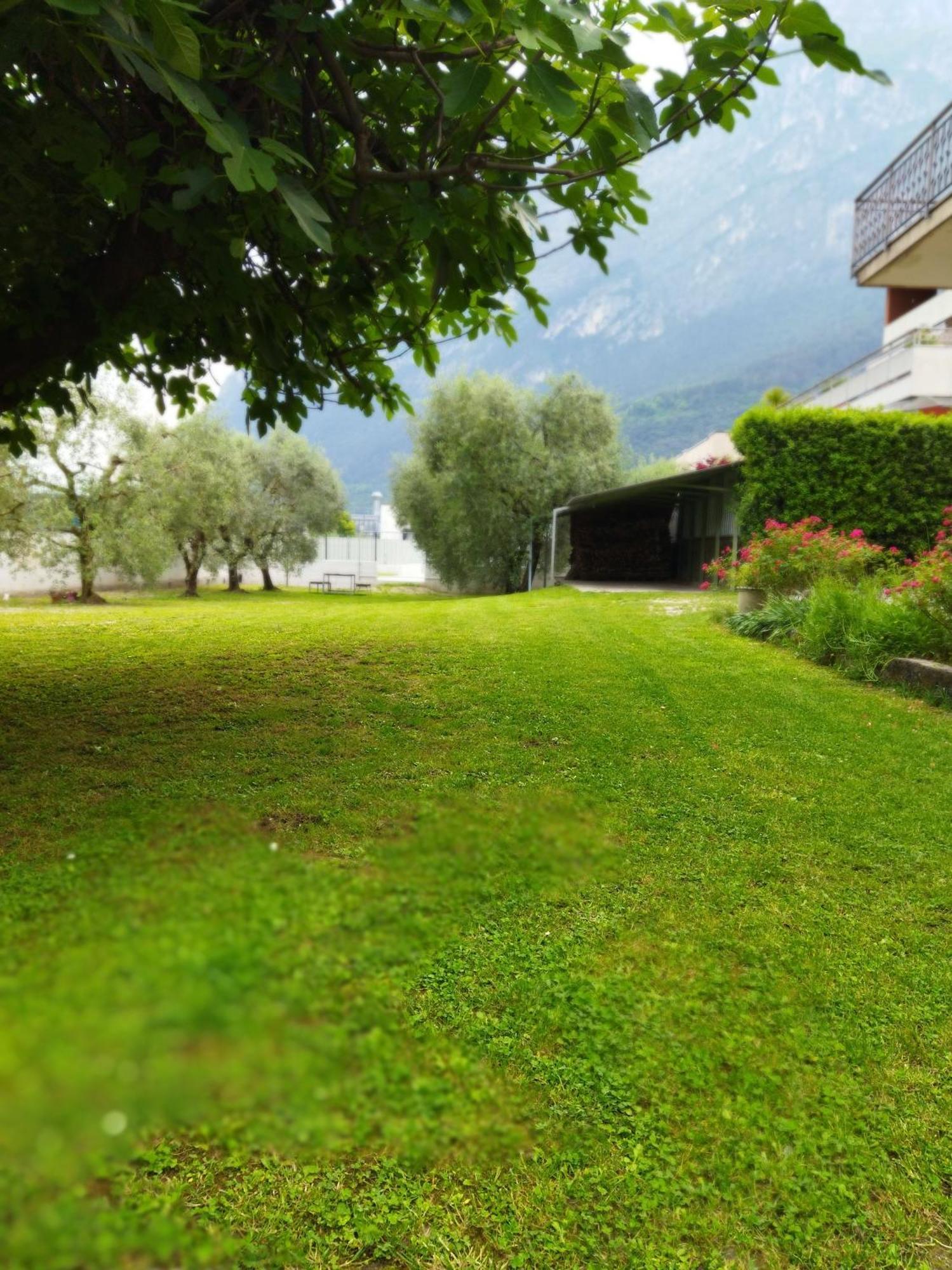 Rose Garden House Wi-Fi Apartment Riva del Garda Luaran gambar