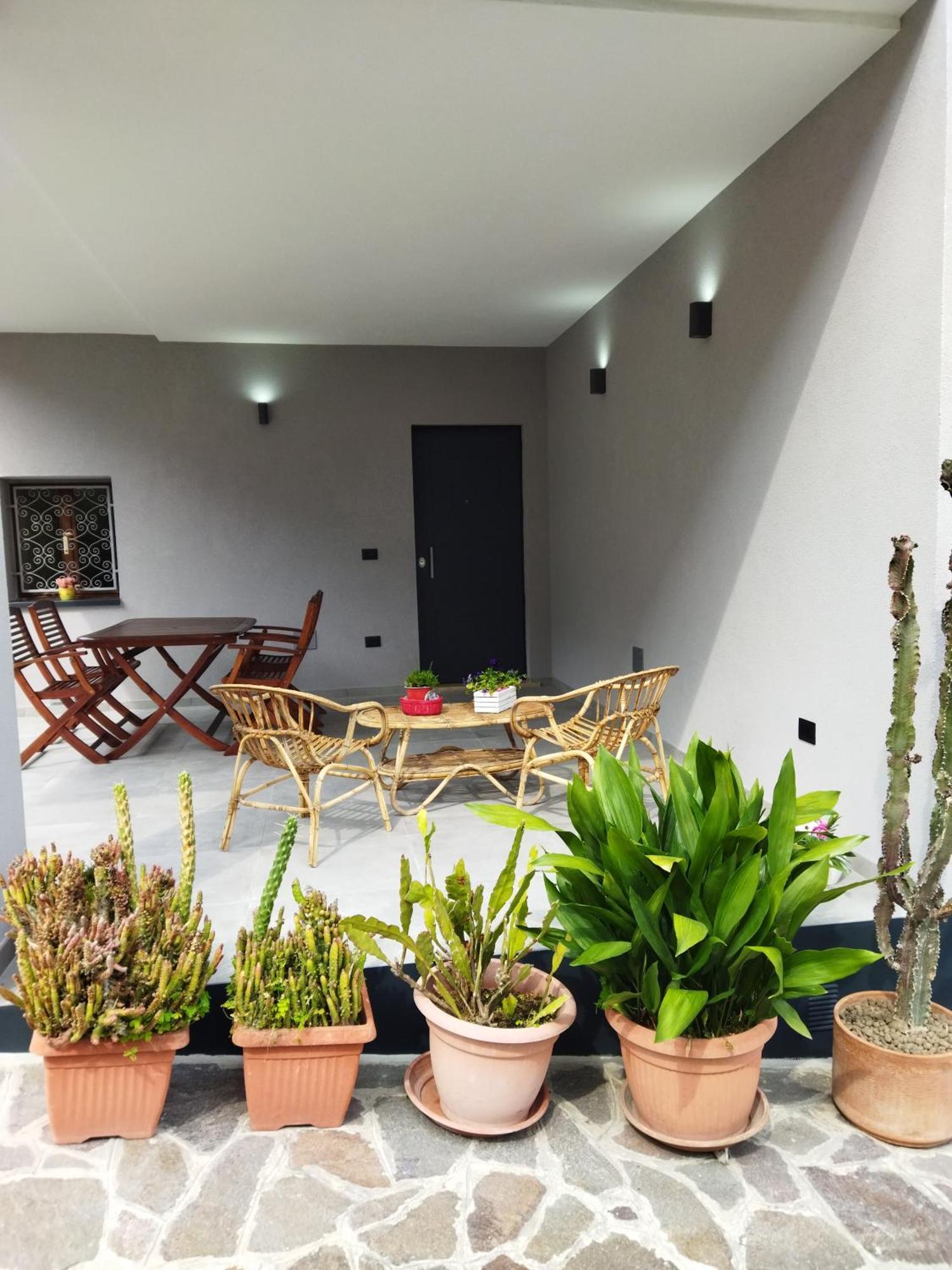 Rose Garden House Wi-Fi Apartment Riva del Garda Luaran gambar